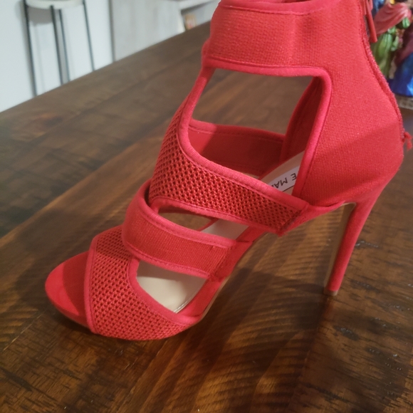 Steve Madden red heels size 8 and 6 - Picture 10 of 14